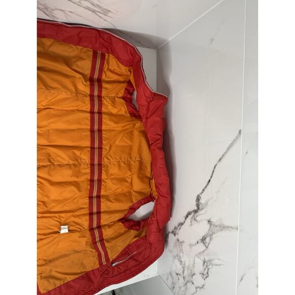 Gap Women's Down Filled Quilted Puffer Vest Size Medium Red Full Zip Nylon - Picture 9 of 9